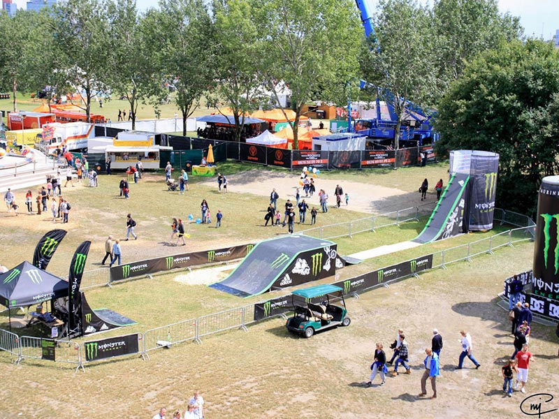 Gestaltung der kompletten Pipe für die Showfabrik und Monster Energy.